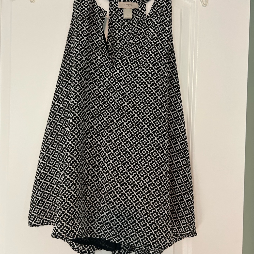 LOFT Black Tank Top with Elegant Design